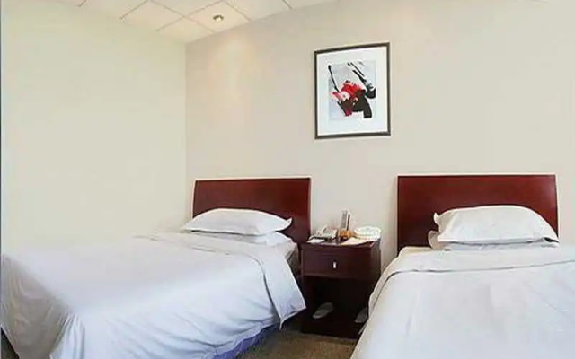 Rich Hotel