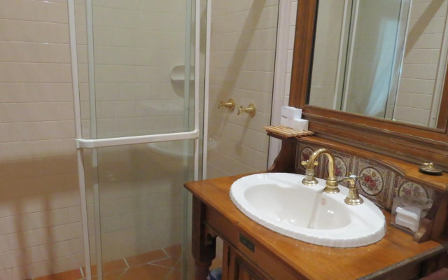 Victoria's at Ewingsdale