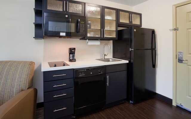 Candlewood Suites Dickinson ND by IHG