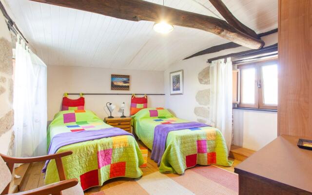 Traditional Apartment in Ribeira Sacra with Garden