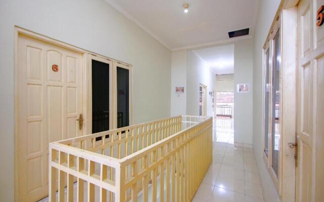 OYO 3083 D Kost 3 Syariah
