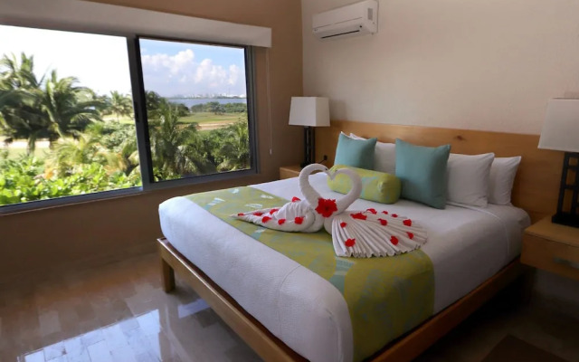 WIVC Coral Mar Resort- Amazing Hotel Zone & Lagoon Views, Enjoy the Tropical Breeze
