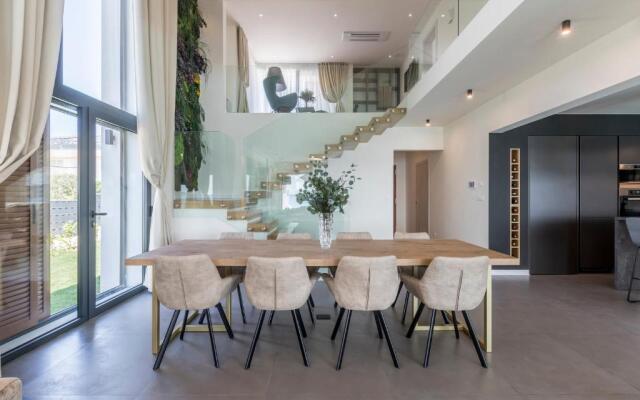 Villa Sea Star - seafront beach with 80m2 pool