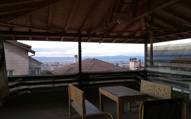 Snug Apartment at foot of mountain