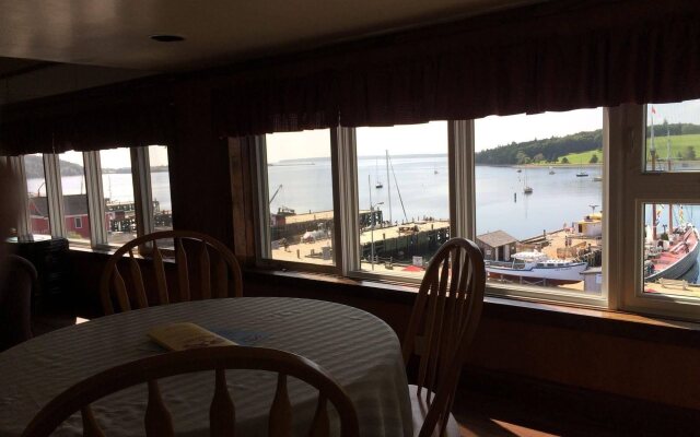 The Dockside Inn & Restaurant