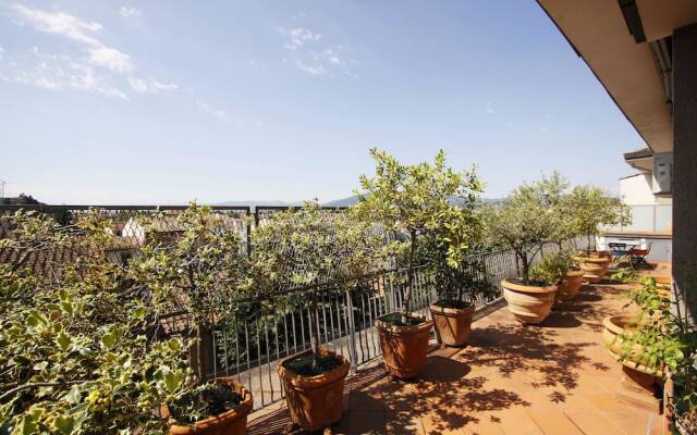 Beautifull terrace in Tasso square