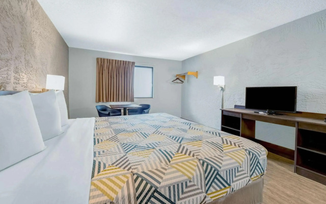 Motel 6 Elk Grove Village, IL - O'Hare