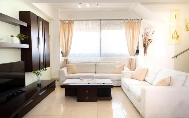 Sunny hideaway Residence Close to the Nature
