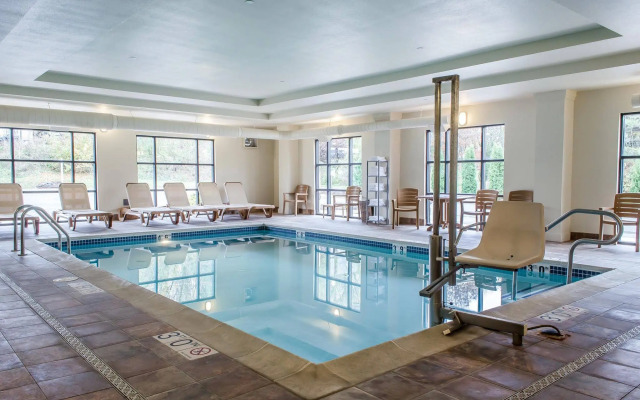 Comfort Suites