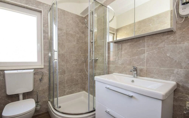 Villa Ukic for 14 People With a Large Pool