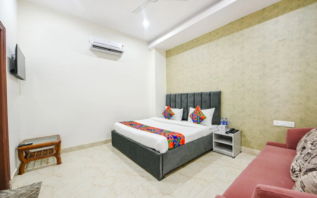 FabHotel Kavya Inn