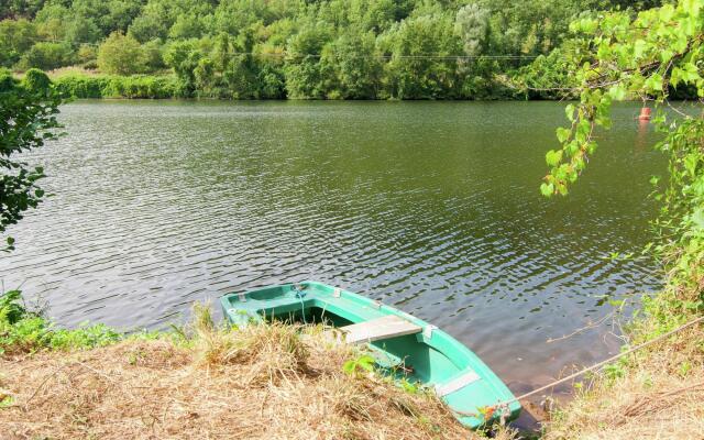 Historic Mansion by the River Lot in Cenevieres