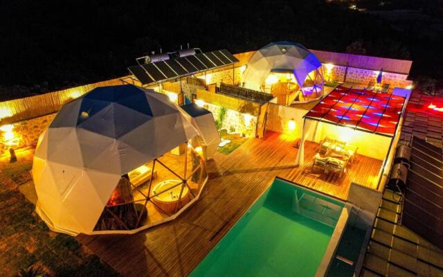 Kalkan Dome Suites & Deluxe-Glamping Holiday In Kalkan