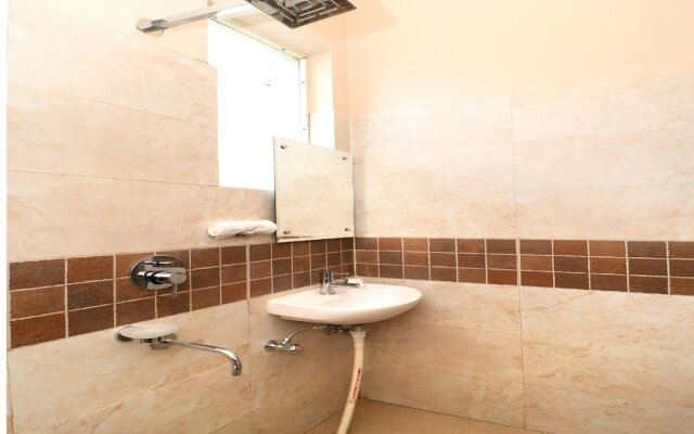 OYO 27743 Hotel Platina