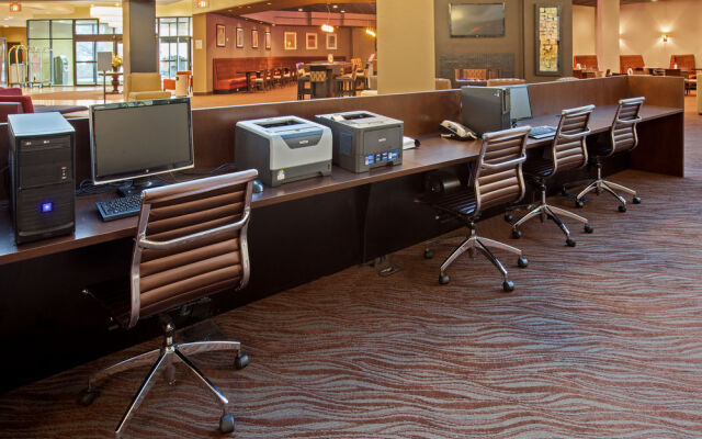 Holiday Inn Evansville Airport