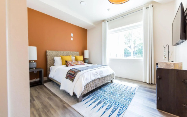 Bishop Arts Hotel by Qresorts.