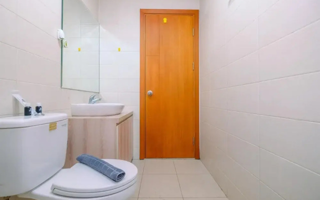Nice And Comfort 2Br Apartment At Woodland Park Residence