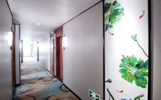 Wenxing Hotel (Zhuhai Xiangzhou Station Riyuebei Opera Theater)
