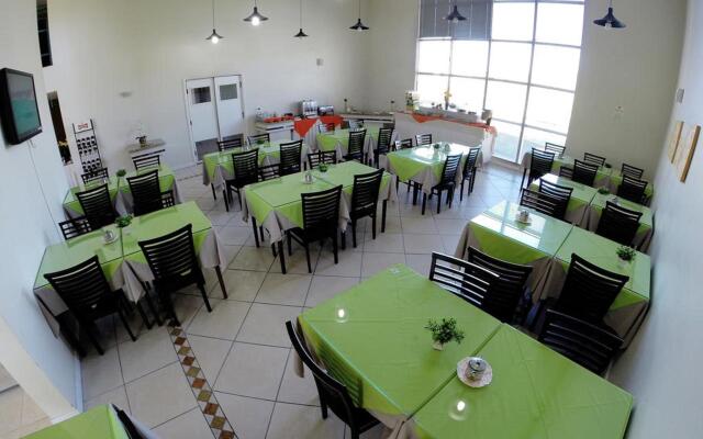 Harbor Self Graciosa Hotel