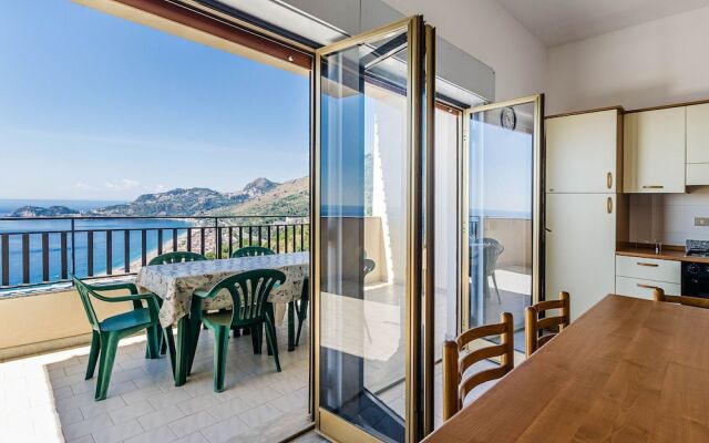 Stunning Holiday Home in Letojanni near Sea