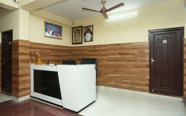 OYO 19556 Hotel Puri Inn