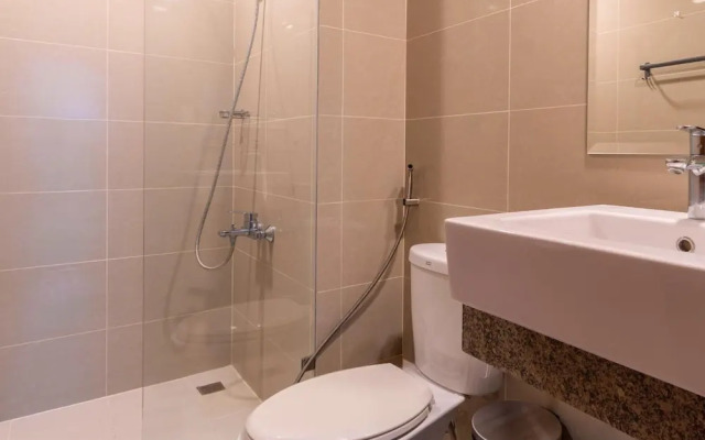 Luxury 2BR in Uptown Bgc, Free Pool use