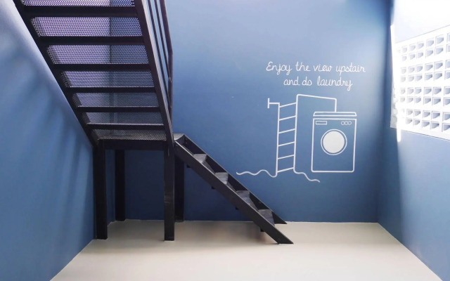 Amity Poshtel - Hostel