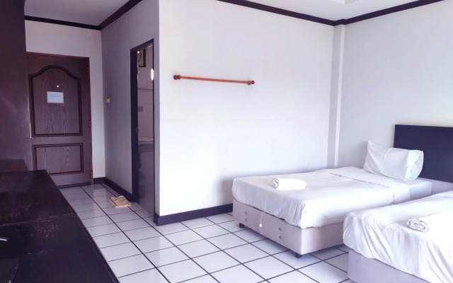 Thong Paeka Hotel