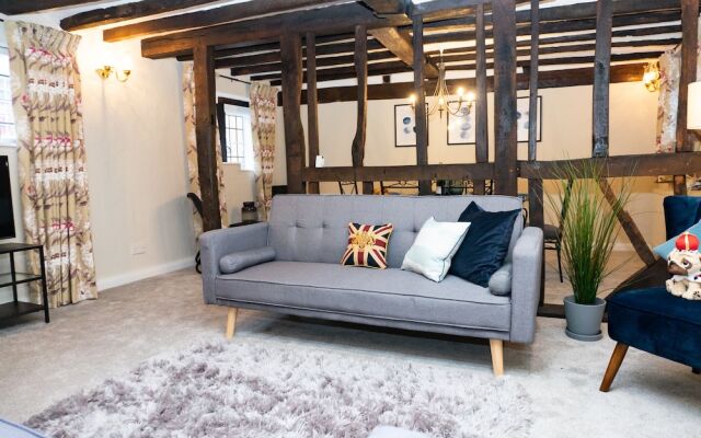 Karah Suites - Queen Annes Court