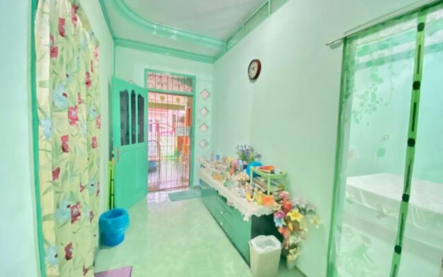 SPOT ON 92115 Homestay Bude Sri