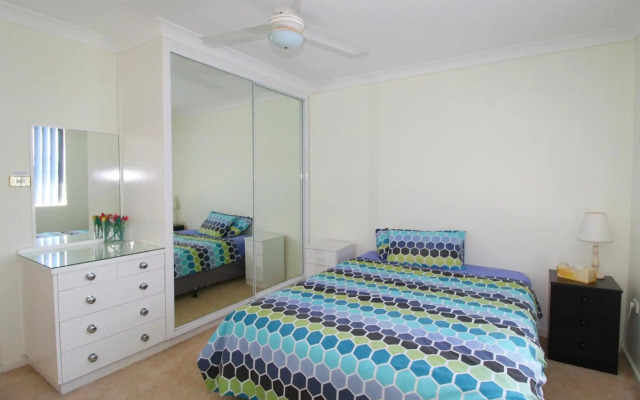 Main Stay 8, 1 Main Street