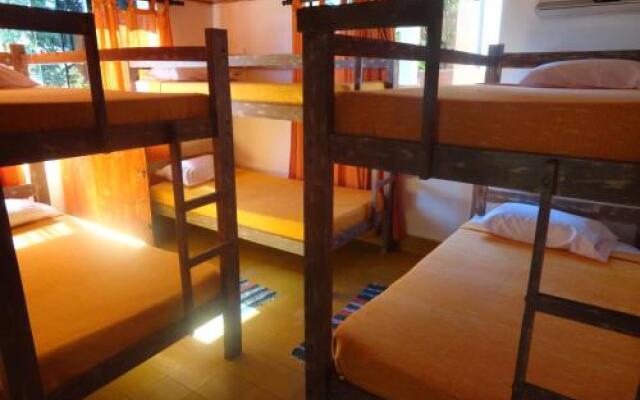 Colonial Hostel & Camping