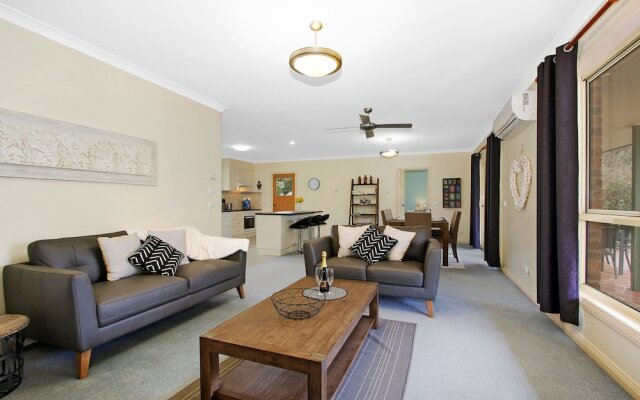 Valley View Townhouse - on the RAIL TRAIL