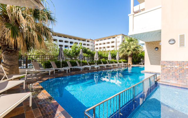 Theartemis Palace