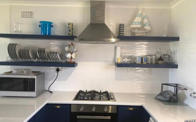 Hermanus Beach Club - St Tides House 19