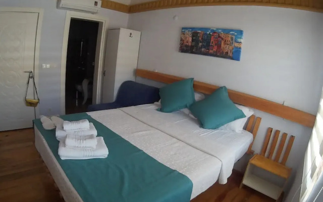Athenada Otel
