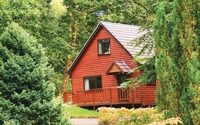 Prancing Hare Lodge Hot Tub