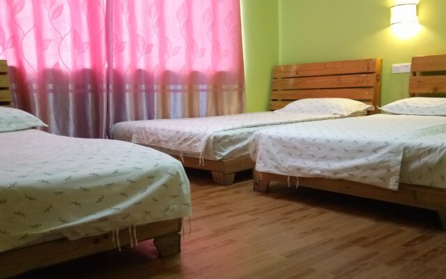 En Attendant Godot Youth Hostel
