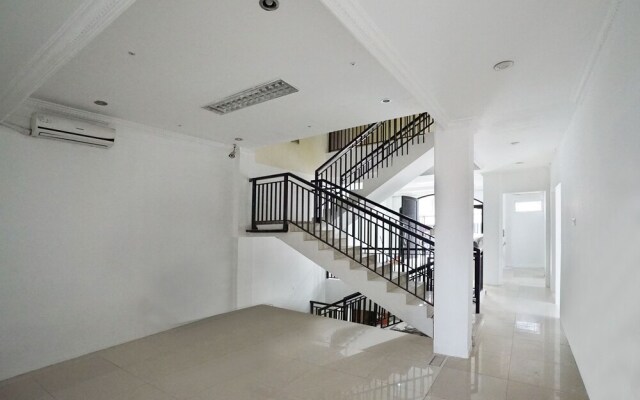 OYO 306 Koen Residence