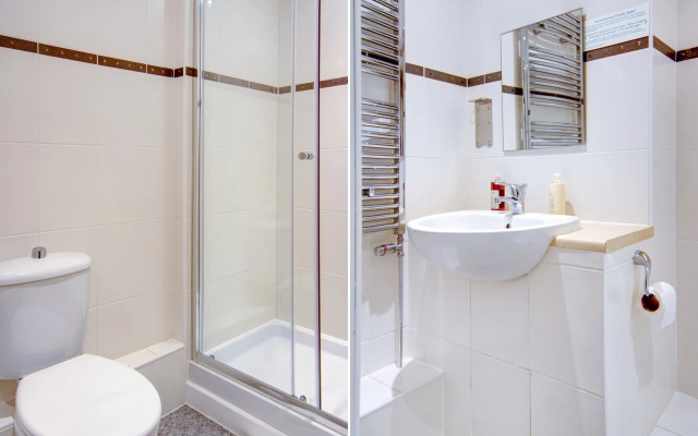 Gissons Hotel by OYO Rooms