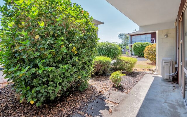 Bright 3 Bedroom near St Lukes Mall 3