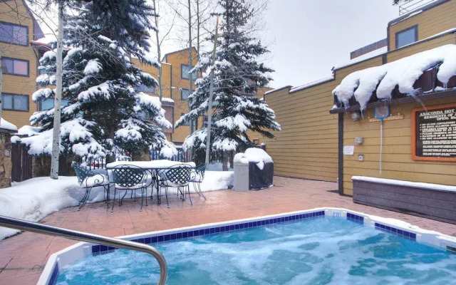 Nice Update Condo - Great Access to Superbee Lift in East Village - AN302 by RedAwning