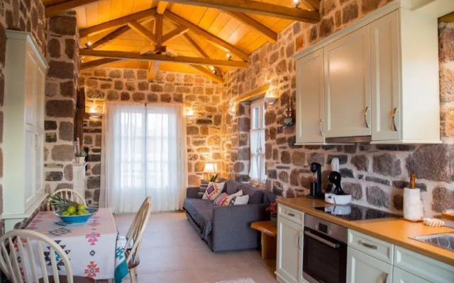 Lithos Residence Poros