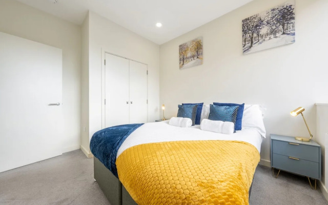 Luxury 1 Bedroom Serviced Apartment in the Heart of Stevenage - фото 3