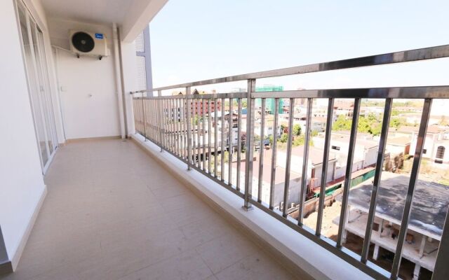 EASTLAND Hotel & Apartment