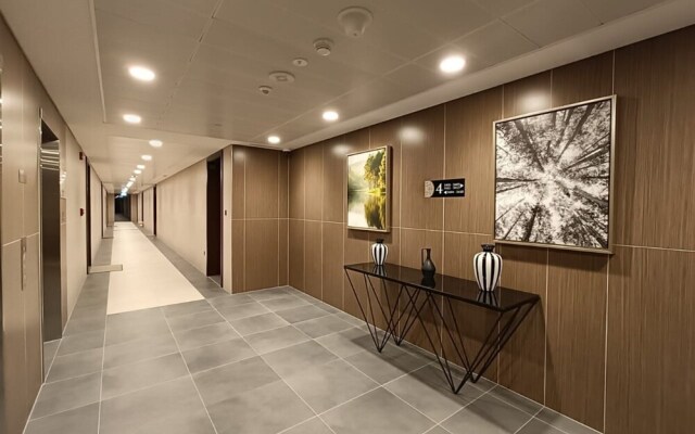 SuperHost - Spacious Apartment With Balcony In Sobha Hartland