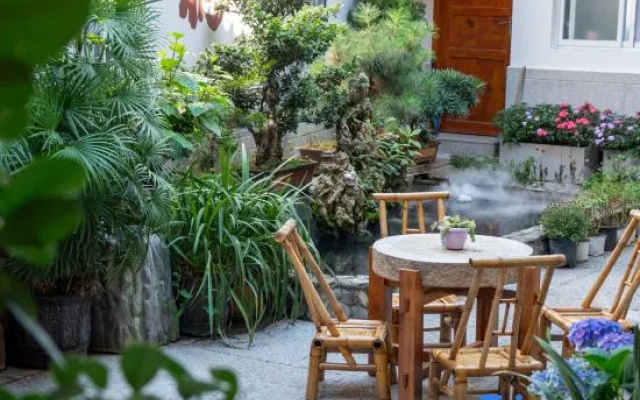 Qiyunju Resort Inn (Longkan Wharf Branch) – Outside – Dali