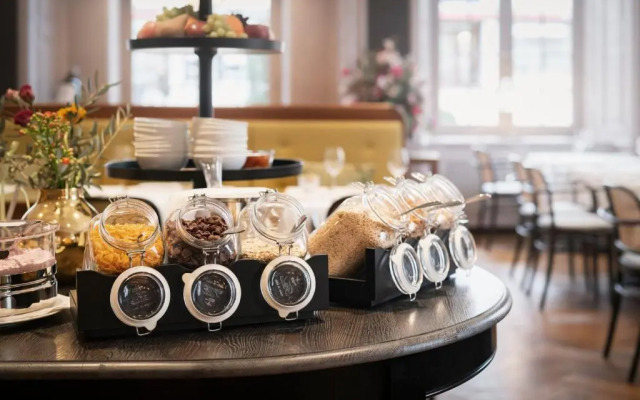 La Couronne Atelier Dependance