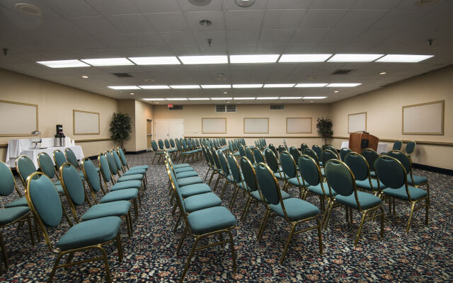 Rodeway Inn & Suites and Conference Center
