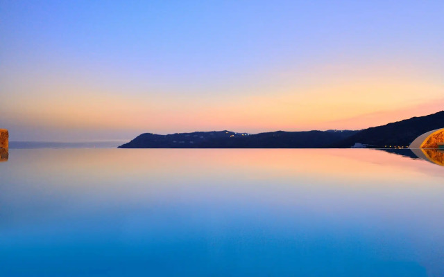 Mykonian Dianthus Villa